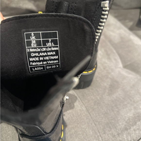 Dr. Martens Ghilana Max Distressed Patent Leather Platform - Picture 6 of 7